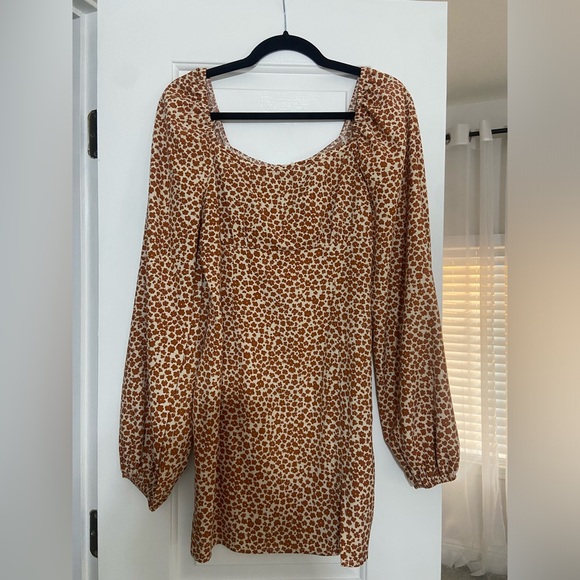 Dresses & Skirts - Orange floral dress